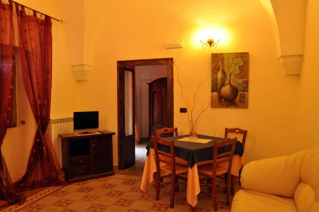 Al Borgo Antico Ristorante E B&B Crispiano Eksteriør bilde
